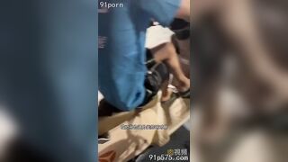 風騷禦姐廣場勾搭外送員回房間內射自己騷逼 china