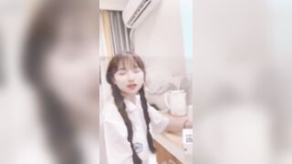 오늘의 컨셉은 순둥이 스쿨걸^^