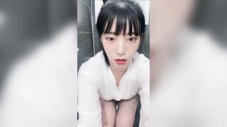 얘들아 갑자기 마려워...오줌 방송 BJ,NSFW,후방주의