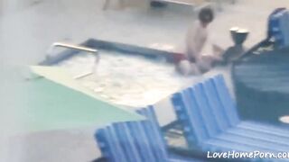 대낮에 공용장소에서 신음하며 떡치는 커플 china