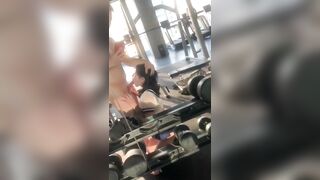 체력단련실에서 뭔 짓이야 ㅋㅋ