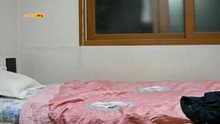 DSCN 자취방 창문앞 커플