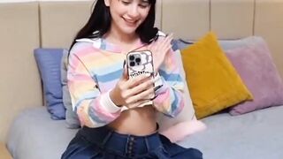 야릇한 방송하다 남동생에게 들켜 입막음으로 떡치기