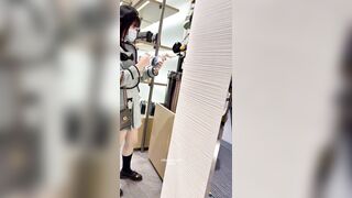 【KFC】⭐极品COSER逛街。黑袜白色内尿湿了，故意露出黑森林[某房原版] ipcam 6