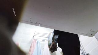 【震撼大礼包】邪恶房东系列全部5弹完整版❤️贵在真实房东偷拍美女房客洗澡换衣自慰约炮日常 ipcam 7 (4)
