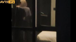 모텔 건너편