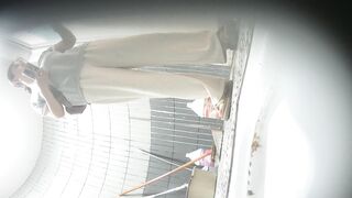 【トイレ撮影】前後ダブルアングル、極上無毛うんち、おばさんの下着着替え33V ipcam 2 (8)