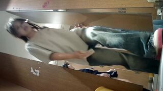 【トイレショット】HDバーバックショット　女の子がうんちをした後に嘔吐　17V ipcam (3)