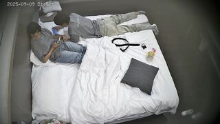 校园清纯女神腰肢柔软叫声动听被掰一字马操喷水 ipcam (2)