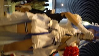 青い髪の少女はウェディングドレスを着ています。前面はステルスでいっぱいです。ピンクは覆われています ipcam 1