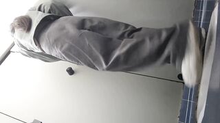【お風呂ショット】極上メガネ女子がお尻を上げてクリトリスを擦ってオナニー！ 13V ipcam (5)