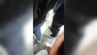重磅【尾随街射】超炸裂 尾随小姐姐射精撒尿（2）50V[某房原版] ipcam (1)