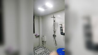 偷拍心仪的女生洗澡_让我大开眼界_站着尿尿,手口屁眼，毛巾擦B_女神形象全毁 ipcam