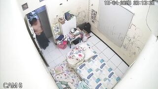 ハッカーが自宅のウェブカメラをハッキングし、本番に入る前に挿入や自慰のための小道具を常に必要とするカップルの日常の性生活を密かに撮影 china ipcam (7)