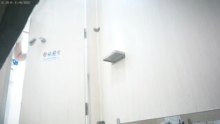 近景《隔板厕拍》姐妹5人组团来献B,白皙圆润大屁股个个撅起来展示菊花粉B ipcam