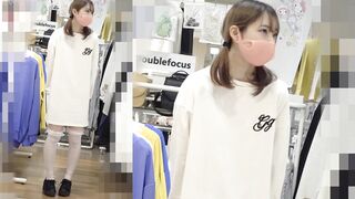 萌カワ店員が丸出しTバックで大開脚！乳首スケスケ下着で全部モロ見え全身堪能パンチラ盗撮 ipcam