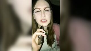 유럽 일진친구들 썬루프에서 가슴 노출