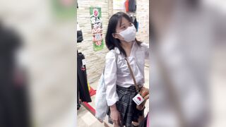 ロ○J○ のスカートの中を覗いてマンコこすりからのくぱぁを観察 voyeur jp