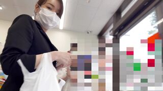 けしからん 、エスカレーターで盗撮を警戒して最後尾に乗るような娘には悪戯part.11【PC用・縦動画】 voyeur jp