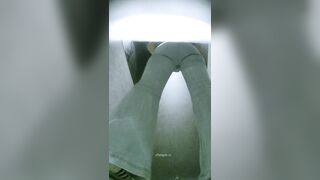 黒ストッキングとハイヒールを履いた美女たちを多数収録した【酒場トイレショットシリーズ】を独占WEB先行公開 ipcam (6)