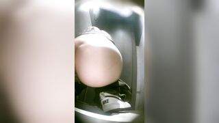 バーガールが大便をしたら、肛門が巨大に拡張した。 toilet (4)