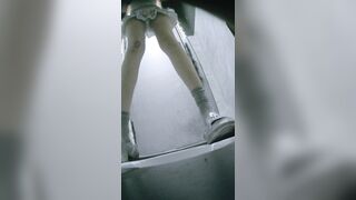 黒ストッキングとハイヒールを履いた美女たちの【酒場トイレ盗撮シリーズ】を独占WEB初公開（第10弾） toilet 010 (9)