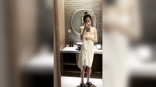 【オリジナル】純白のソックスを履いた美女が髪を引っ張られオーラルセックスを強要され、屈み込んで柔らかいオマンコを容赦なく貫かれる china 2 (93)