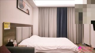 鄧西門 - 一位身材嬌小苗條為了賺外快的小女孩 china