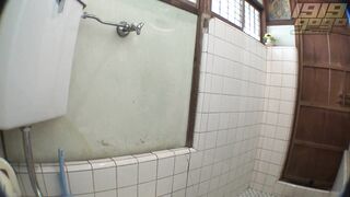 Japanese-style hot spring inn toilet しら○ま温泉宿和式便所 voyeur jp 3