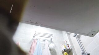 邪悪な家主シリーズのプレビュー❤️ その価値はその真実性にあります。家主が女性の入居者がシャワーを浴びたり、着替えたり、自慰行為をした toilet 7 (5)