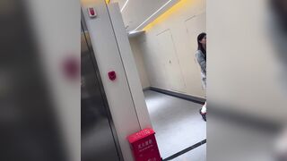 ✅新リーク█The Mastermind☛購入済み█高画質トイレショット「ぶら下がりフラッシュ、美女たち」（お尻スポッティング、ラージサイズ版） toilet (48)