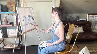 Dainty Wilder Paints And Squirts OnlyFans