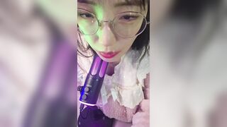 노련한 안경녀의 음부노출 비번방 밍키넷 korean porn vip