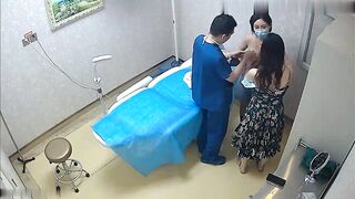 ハッカーが美容整形病院の防犯カメラに侵入し、多くの美しい女性が豊かな胸と陰部を露出している様子を密かに撮影した ipcam