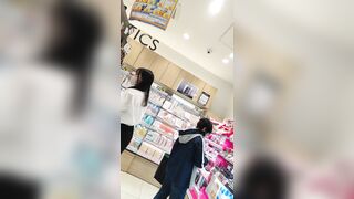 【腋毛超接写】眼鏡美女の袖から覗くジョリ腋とさらにその奥を超接写 voyeur jp