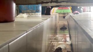 女性カメラマンが和式野外トイレを隠し撮り —— 画面いっぱいの排泄物（下痢編 #33） toilet 2 23