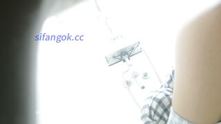 【オリジナル】息を呑むような4K没入型隠し撮り：セレブのような美しい髪の女性がシャワーを浴びる様子（44秒＋11分）（動画2本） ipcam 02