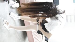 流出した新しい写真：ストッキングと制服を着たモデルたち❤️写真家は、7人のモデルが着替える様子を撮影するために、バスルームに密かにカメラを toilet 23