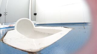 【定番・トイレ映像】「青春への賛歌」シリーズ：完全版 — 高校2年生の少女が、その可憐な秘部から排尿する様子を至近距離で捉えた映像に加え toilet 1 05-160426
