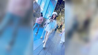 一流の痴女が街を闊歩し、Tバックから微妙に陰部が露わになり、暗い森のクローズアップ写真が撮られる。 ipcam 3