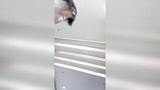 お買い物中の可憐なツインテール・ロリータ — スウィートガール・スタイル：白のニーハイソックス＆白パンティ、前後からのアングル（CD） ipcam 3