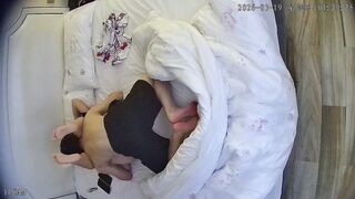 3月20日に流出したホテルの写真❤️ 普段のイメージとは正反対に、毎日可愛いシーツを交換する清潔感のある大人の眼鏡女性が、2日間で5回もセックス ipcam 06-020526