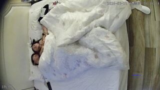 3月20日に流出したホテルの写真❤️ 普段のイメージとは正反対に、毎日可愛いシーツを交換する清潔感のある大人の眼鏡女性が、2日間で5回もセックス ipcam 14-020526