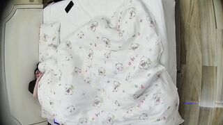 3月20日に流出したホテルの写真❤️ 普段のイメージとは正反対に、毎日可愛いシーツを交換する清潔感のある大人の眼鏡女性が、2日間で5回もセックス ipcam 18-020526