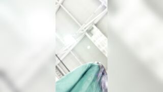 【KFC】学生コスプレイヤーが罠に掛かる――隠しカメラの上に座り、脚を広げて赤い下着を露わに ipcam 1