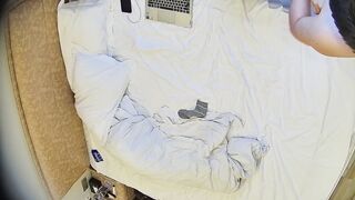 上品な眼鏡をかけた女の子が彼氏とセックスをしたが、性的に欲求不満で、彼にセックスしてほしいと懇願した。 ipcam 07-100526