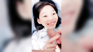数人の淫乱な女の子たち（4人姉妹）が顔を見せています～複数のパートナーを含むグループでパートナーとセックスしているクローズアップショット china 10-100526