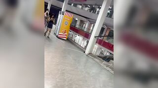 新たに流出した4月の写真：トイレショット❤️ 照明を使った無許可撮影 - うんちやおしっこをする一連の素晴らしい美女たち。 toilet 35-110526