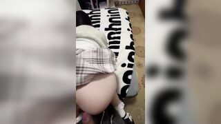 【Appleのオリジナルカメラがクラウドから流出】毛深い、近寄りがたい少女と彼女のボーイフレンドの顔出しセックス自撮り、JKスカート、ロリータ china (11)