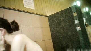 手を染めてしまった女性盗撮師の女風呂潜入記 vol.001-005 voyeur jp 150526 01